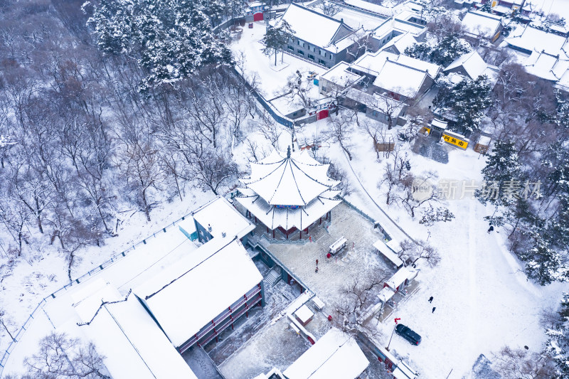 寺庙雪景