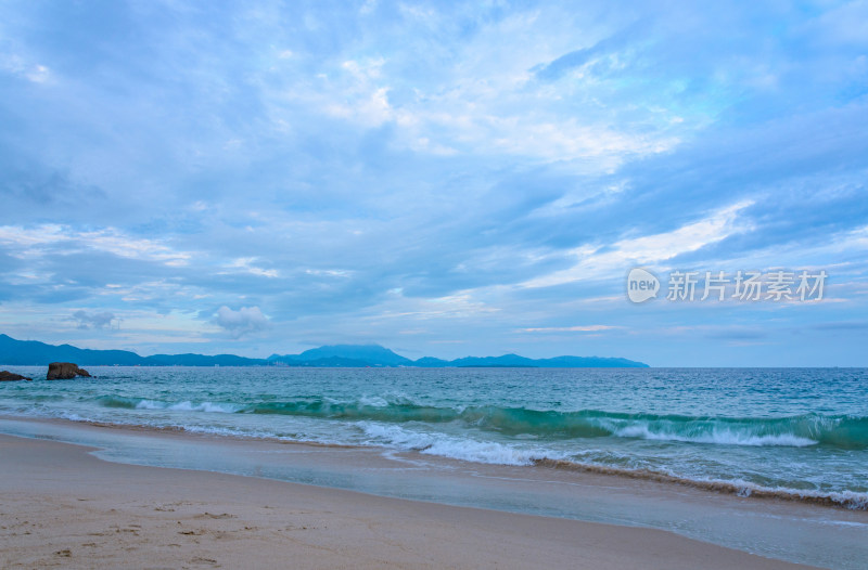 深圳盐田背仔角滨海公园海浪沙滩自然风光