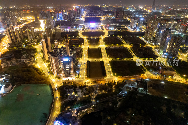 四川成都东站周边夜景航拍图