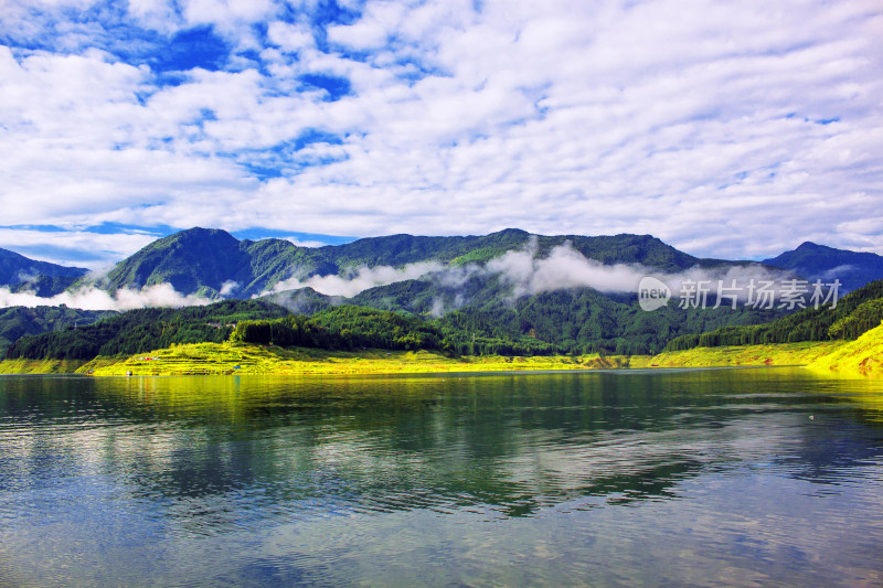 风景湖泊雅女湖