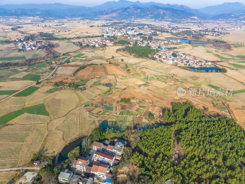 城郊农田及建筑航拍景象