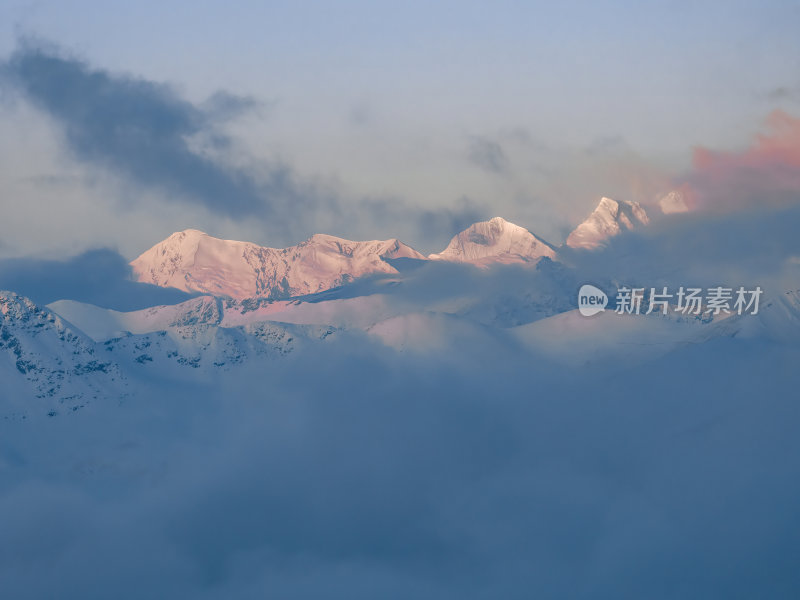 西藏山南洛扎秘境库拉岗日白马林措航拍