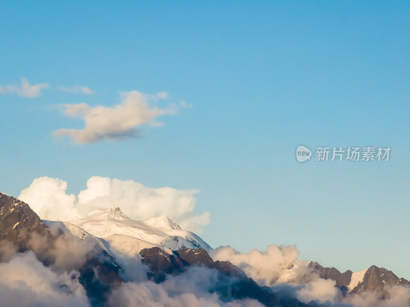 四川贡嘎雪山子梅垭口航拍