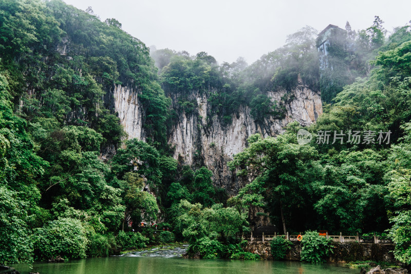 安顺龙宫风景区