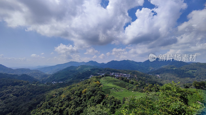 杭州南高峰俯瞰青山茶园自然风光