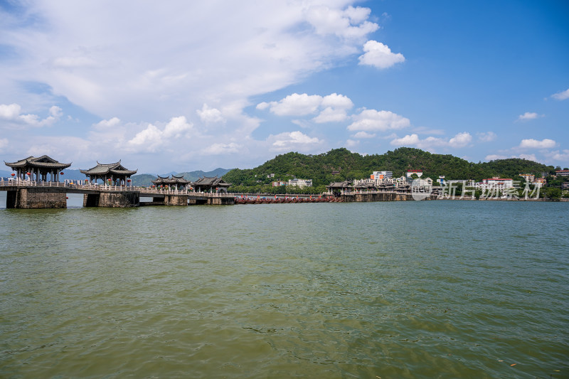 航拍夏季白天广东潮州韩江广济桥风光