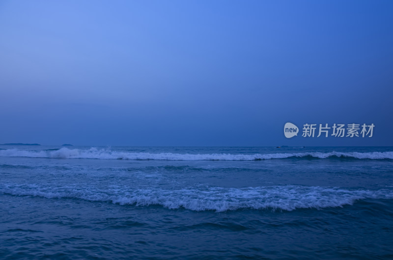 深圳大鹏半岛黄昏西涌海浪沙滩海景风光