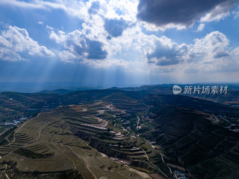 西北地区山区高山种植航拍图