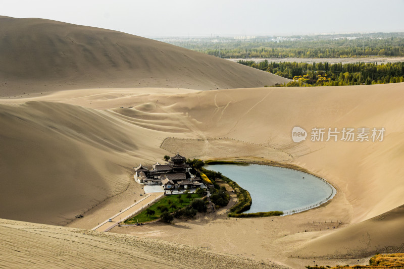 敦煌鸣沙山景区