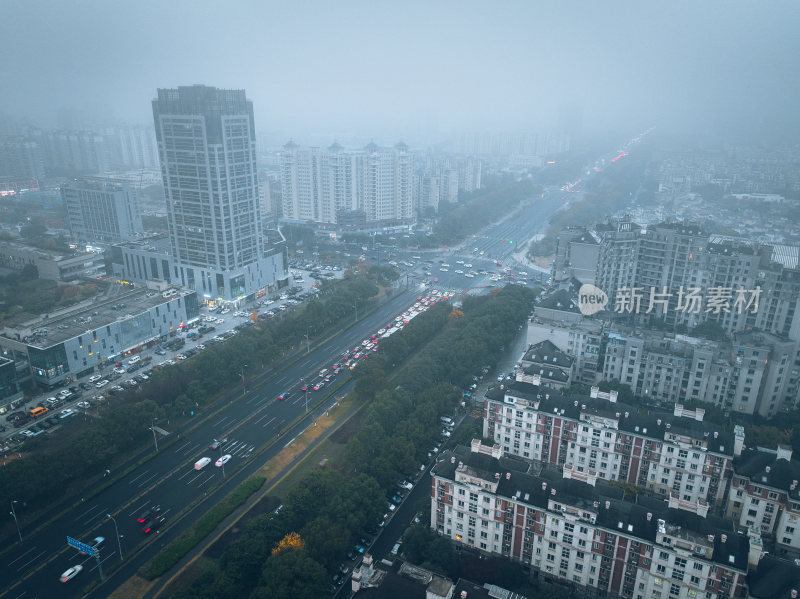 航拍雨雾天气下的昆山城镇风光