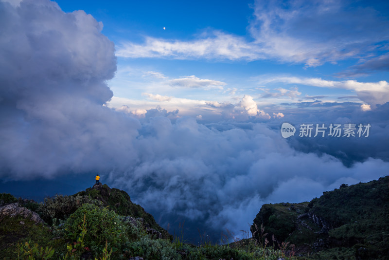 四川雅安牛背山云海