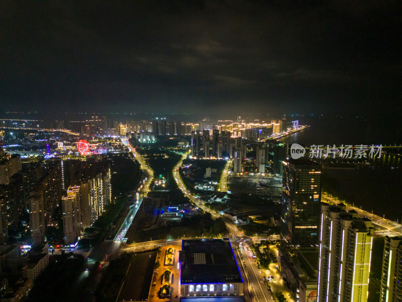 广东汕头城市夜景交通航拍图