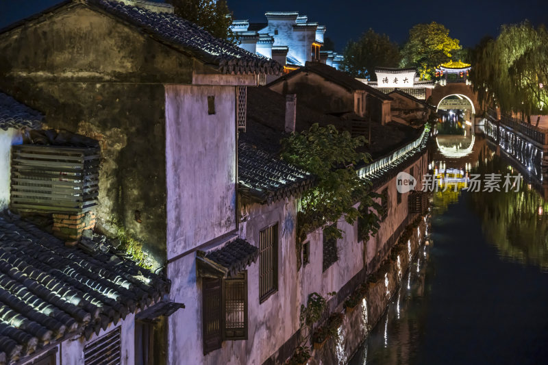 浙江湖州南浔古镇水乡百间楼夜景