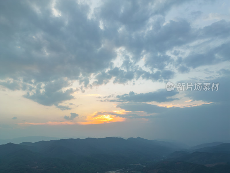 航拍山脉夕阳晚霞自然风光