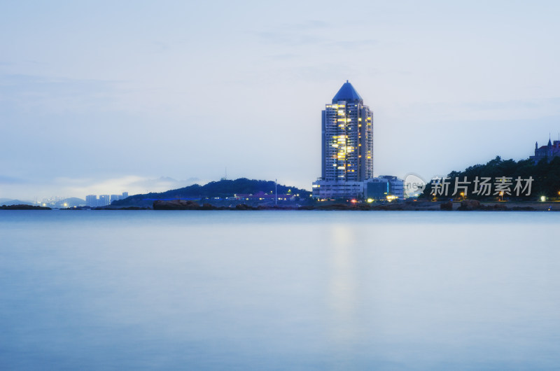 青岛太平角海边夜景