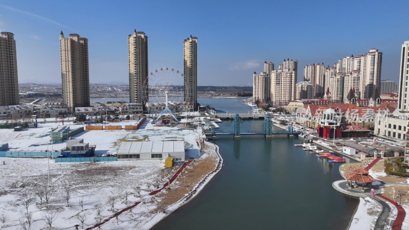 航拍山东威海那香海文旅小镇摩天轮景观