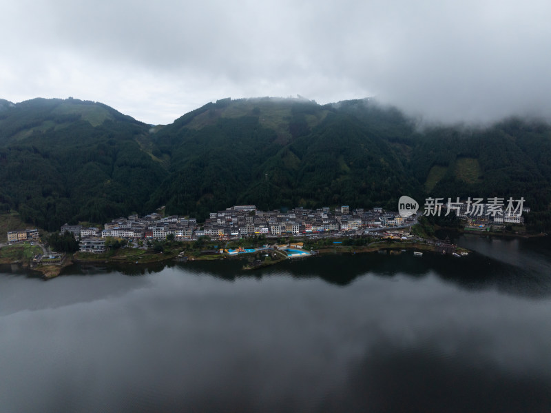 航拍四川眉山雅女湖风景