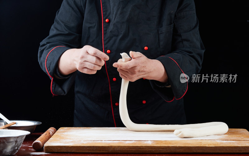 厨师现场演示饺子制作完整过程