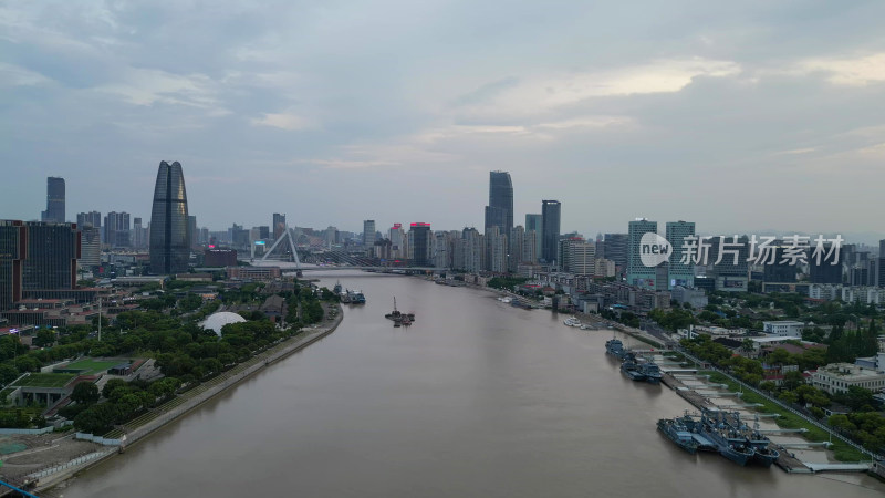 航拍浙江宁波城市风光甬江