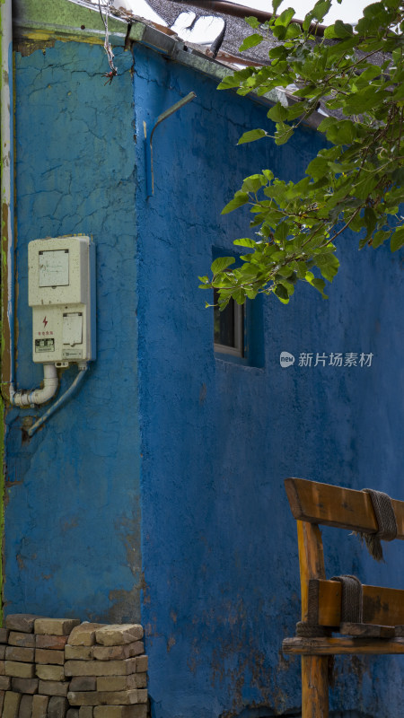 新疆伊犁城市街道景色特色彩色墙面人文