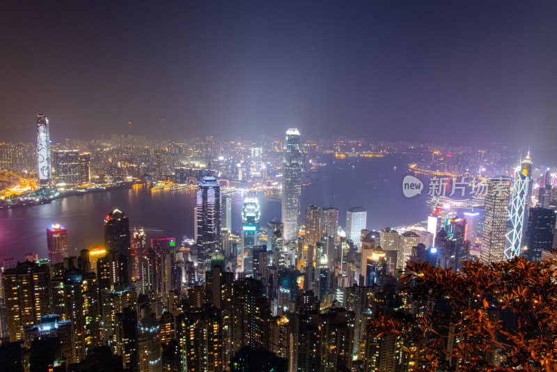 香港太平山俯拍维多利亚港中环摩天大楼夜景