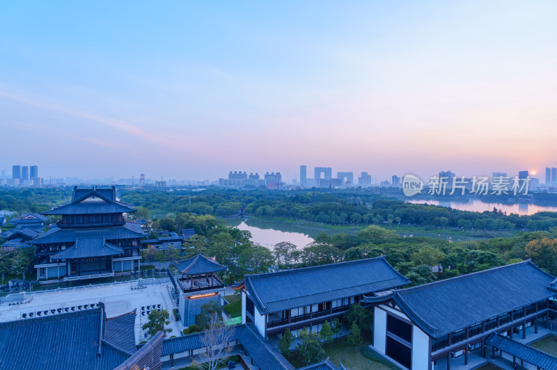 广州市文化馆中式传统岭南建筑庭院夕阳黄昏