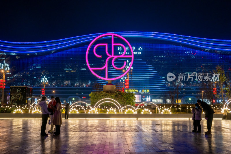 成都SKP商场LOGO与环球中心夜景