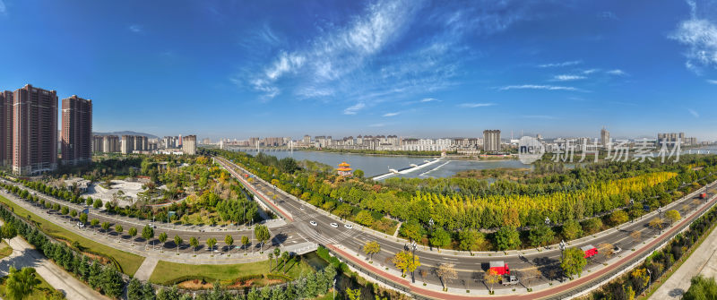 城市风景背景秋天河流建筑楼房生态人居环境