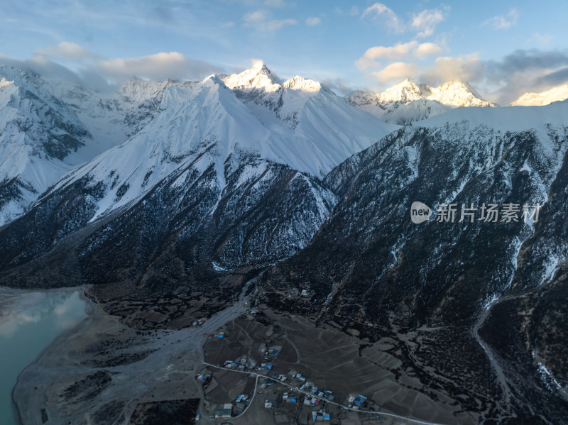 西藏昌都然乌湖来古雪山冰湖高空航拍