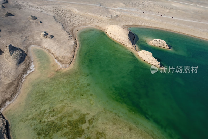 青海海西州乌素特水上雅丹奇异地貌高空航拍