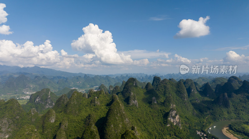 广西桂林山水 蓝天白云 美丽中国