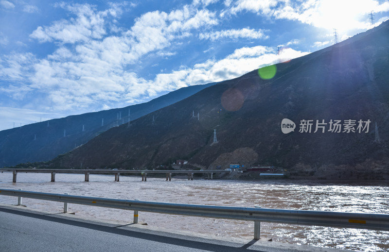 川藏交界318国道金沙江