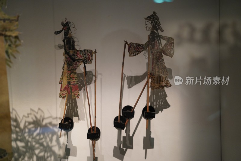安静陈列在成都博物馆的精美皮影