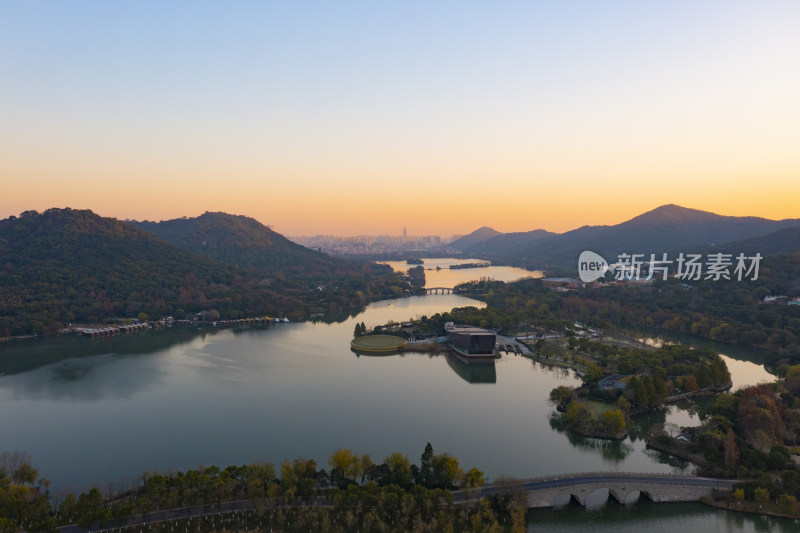 杭州萧山区湘湖景区秋色风光航拍