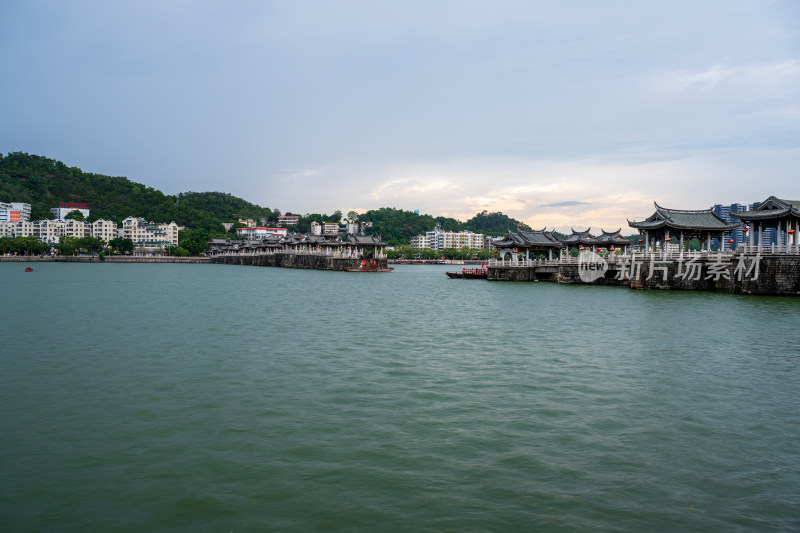 夏季白天广东潮州韩江广济桥风光