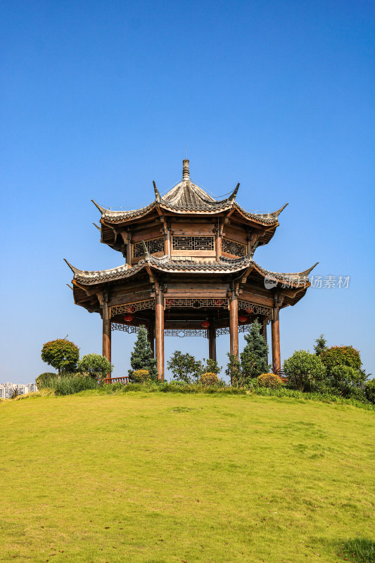 湖北秭归木鱼岛天问公园天问阁，亭台楼阁