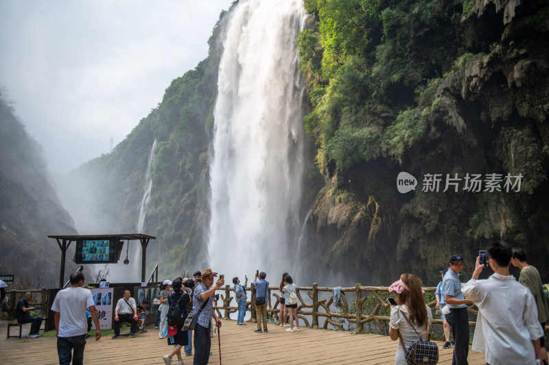 峡谷山川瀑布水流奔腾大自然风光