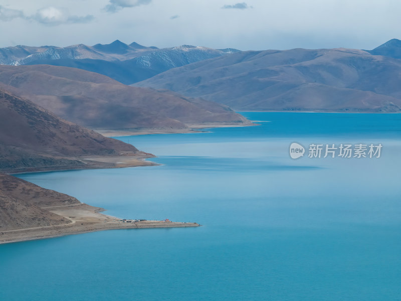 西藏山南羊卓雍措圣湖神湖蓝色高空航拍