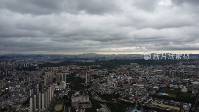 航拍广东省东莞市清溪镇风雨欲来城市风光