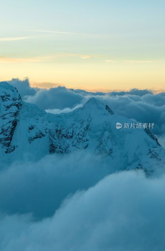 西藏日喀则珠峰东坡嘎玛沟喜马拉雅山脉航拍