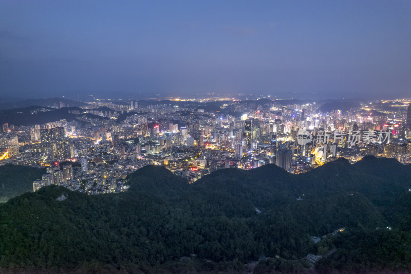 航拍贵阳老城区夜景