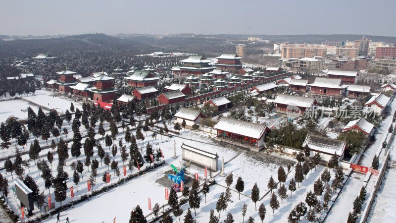 航拍雪景中的伊川二程文化园