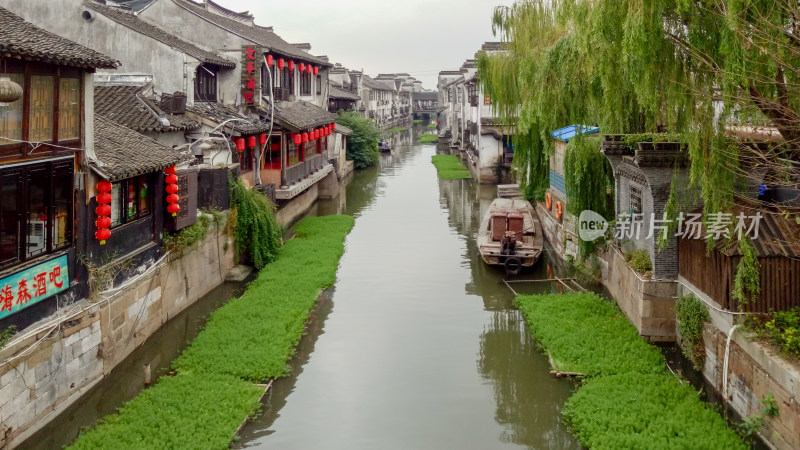 江南水乡河道与古建筑景观