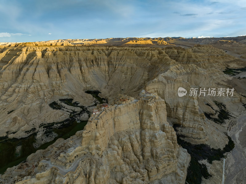 西藏阿里地区古格王朝文化遗迹日落高空航拍