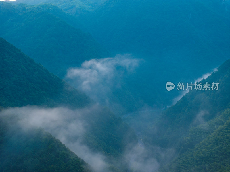 航拍浙江杭州临安区龙门秘境石门村山间村落