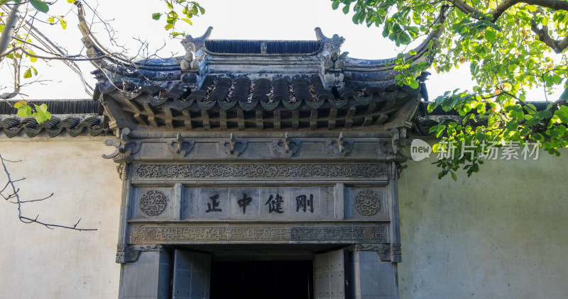 苏州艺圃古建筑门楼特写