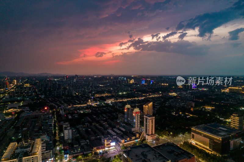 山东淄博城市晚霞夜幕降临航拍摄影图