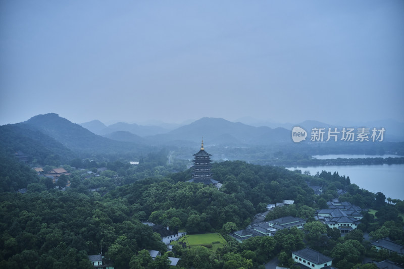 清晨时分的雷峰塔