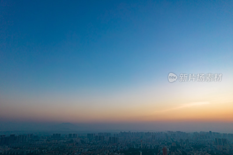 广东茂名城市清晨航拍摄影图