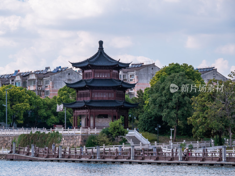 晴朗的午后，江苏泰州市文昌阁建筑